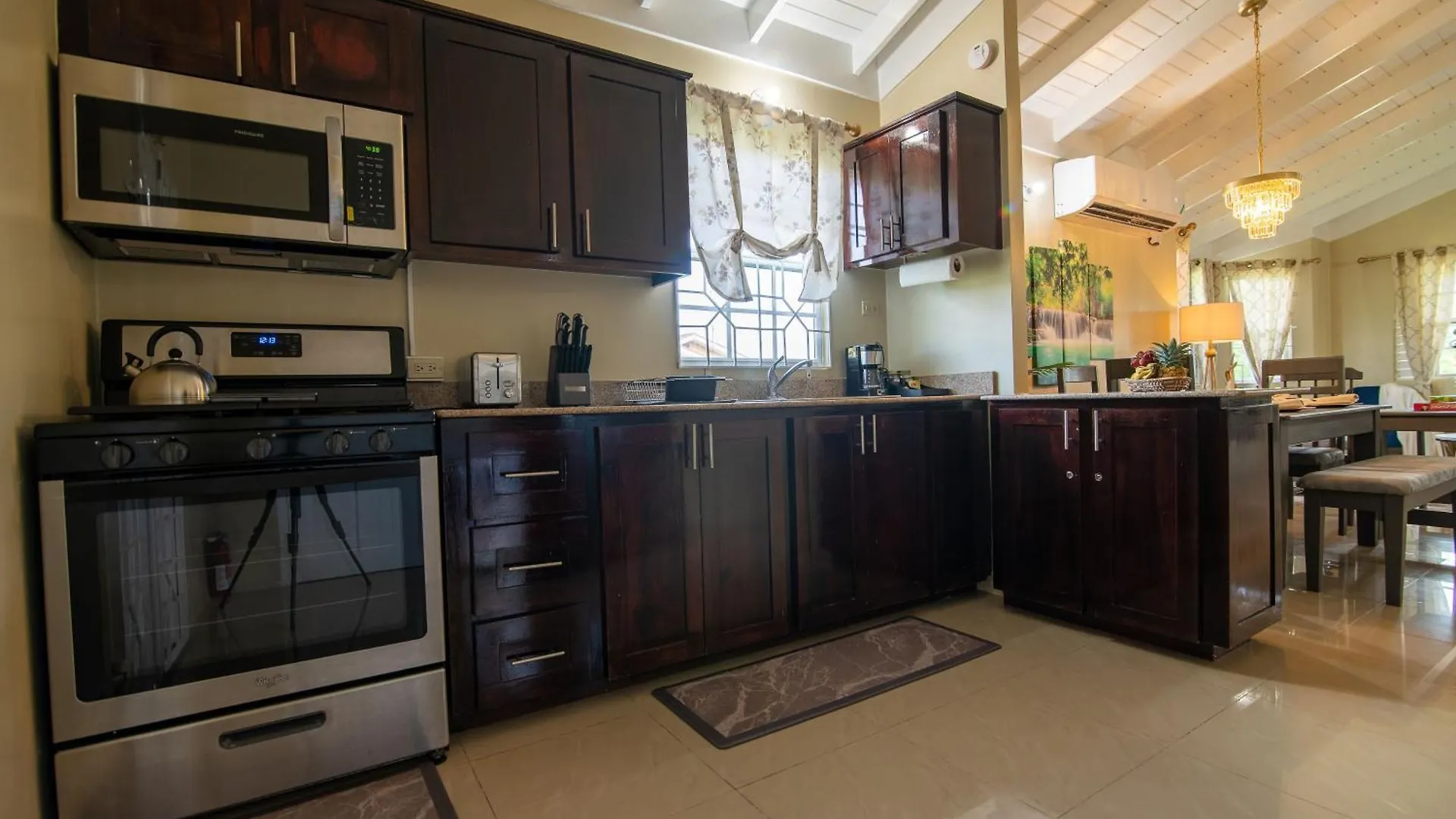 Close To Ocho Rios-Pool-Bbq Grill-Gated Complex-100Mbps-24 Security-In Drax Hall Mammee Bay Jamaica